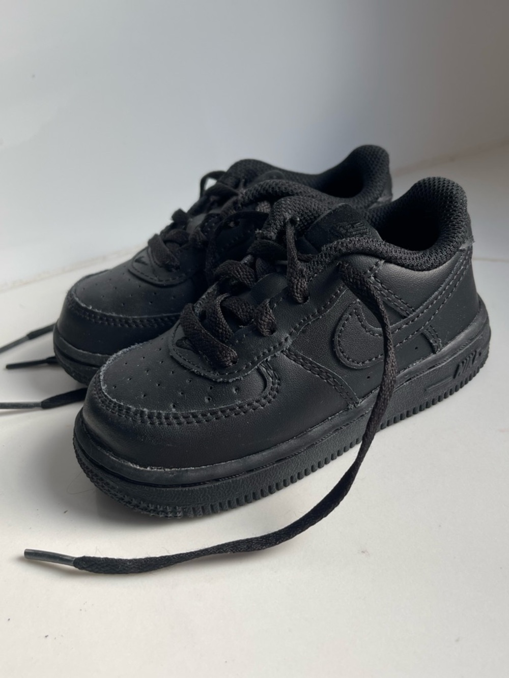 Nike Air Force 1 Triple Black' sneakers 7C